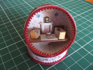 doll's hat box